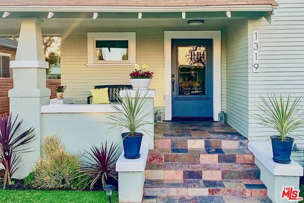 1319 12th Avenue, Los Angeles