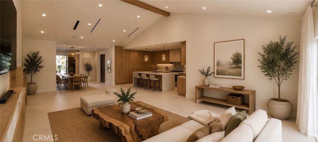 5061 Woodley, Encino