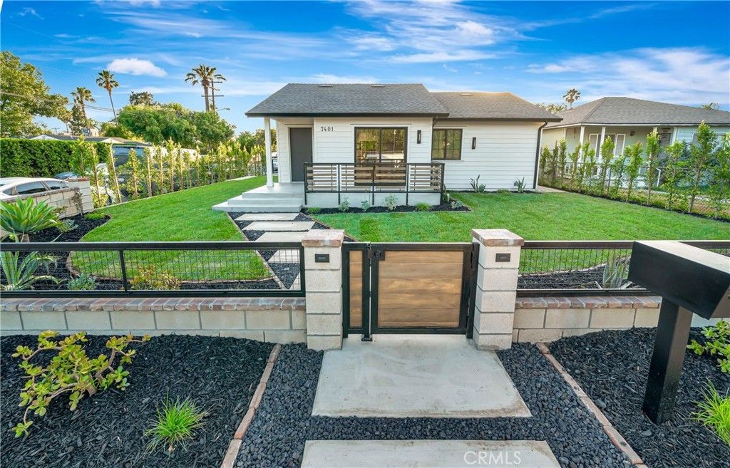7401 Dempsey Ave, Van Nuys