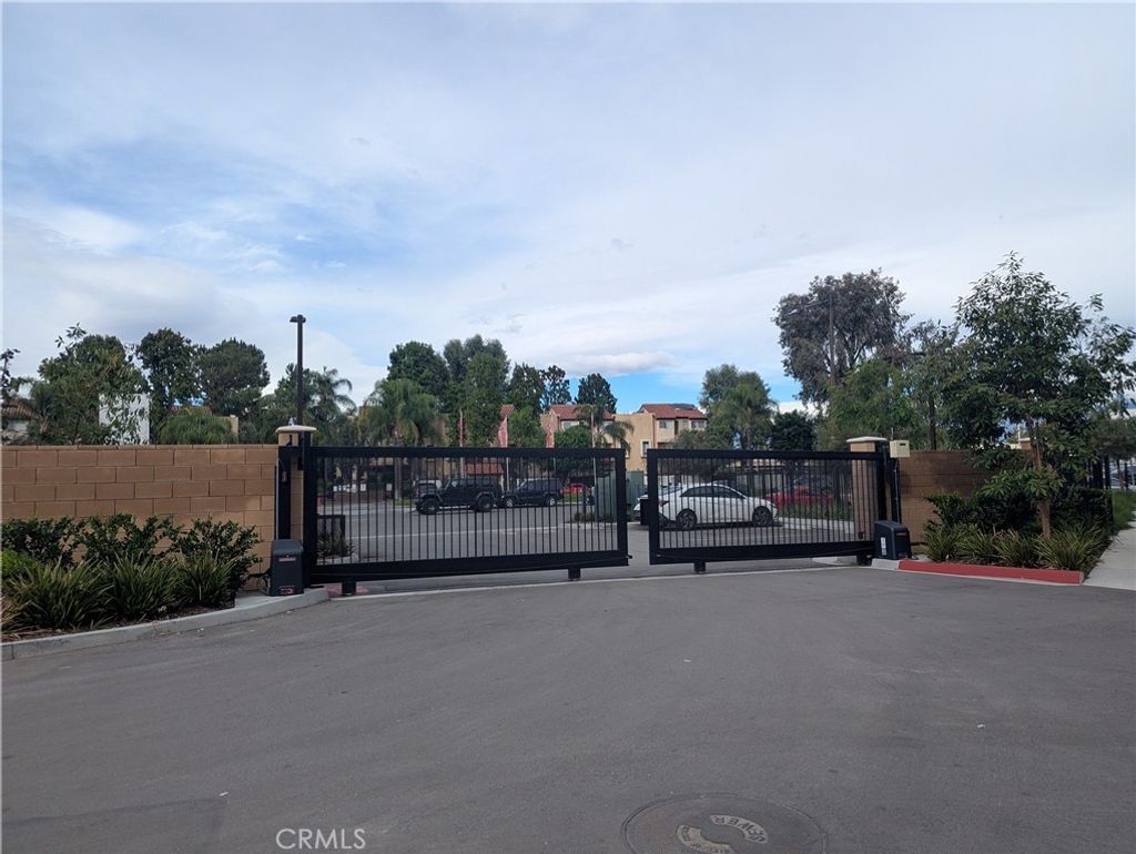 1160 Santo Antonio, Colton