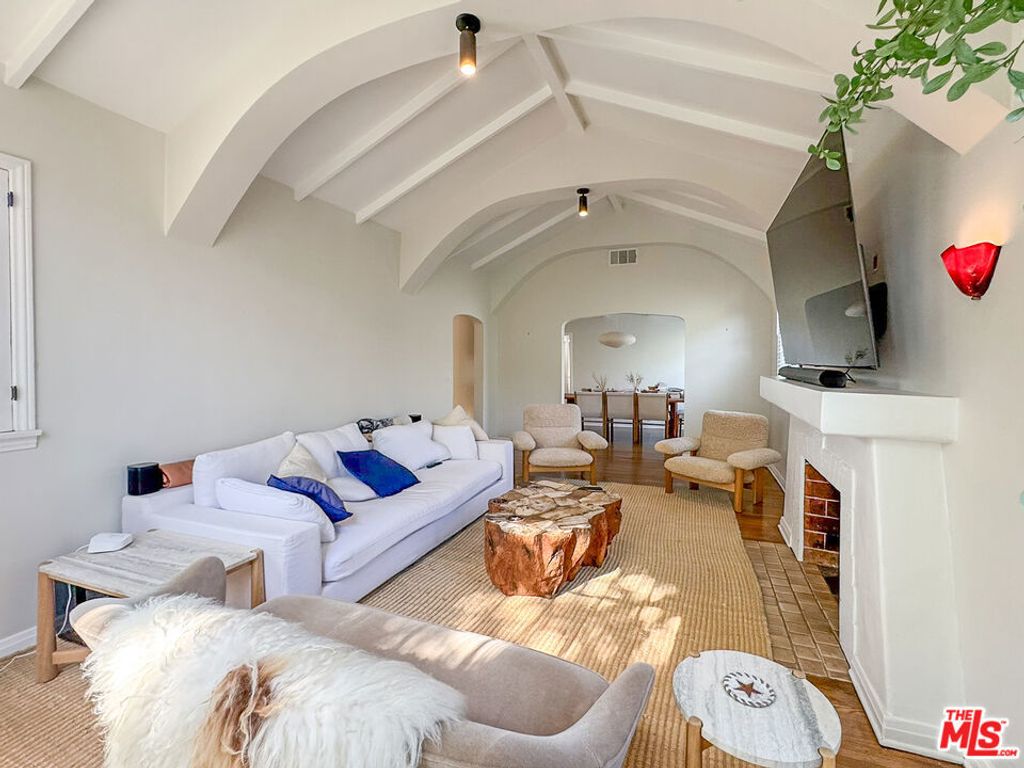 345 Westbourne Drive, Los Angeles