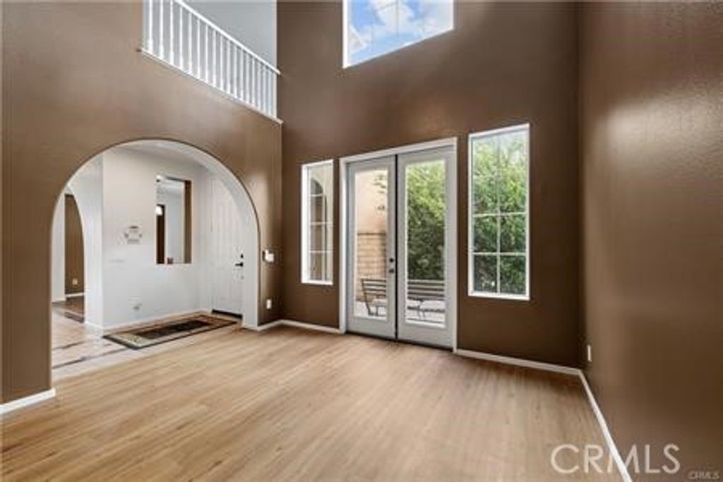 32372 Safflower, Winchester