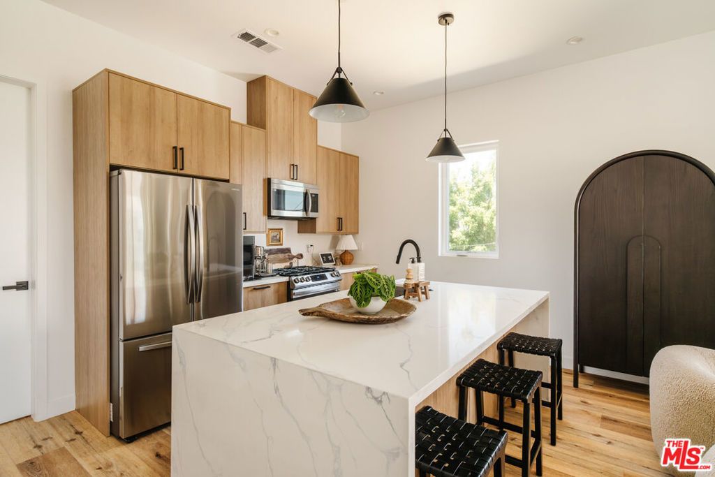 4460 Maplewood Avenue # D, Los Angeles