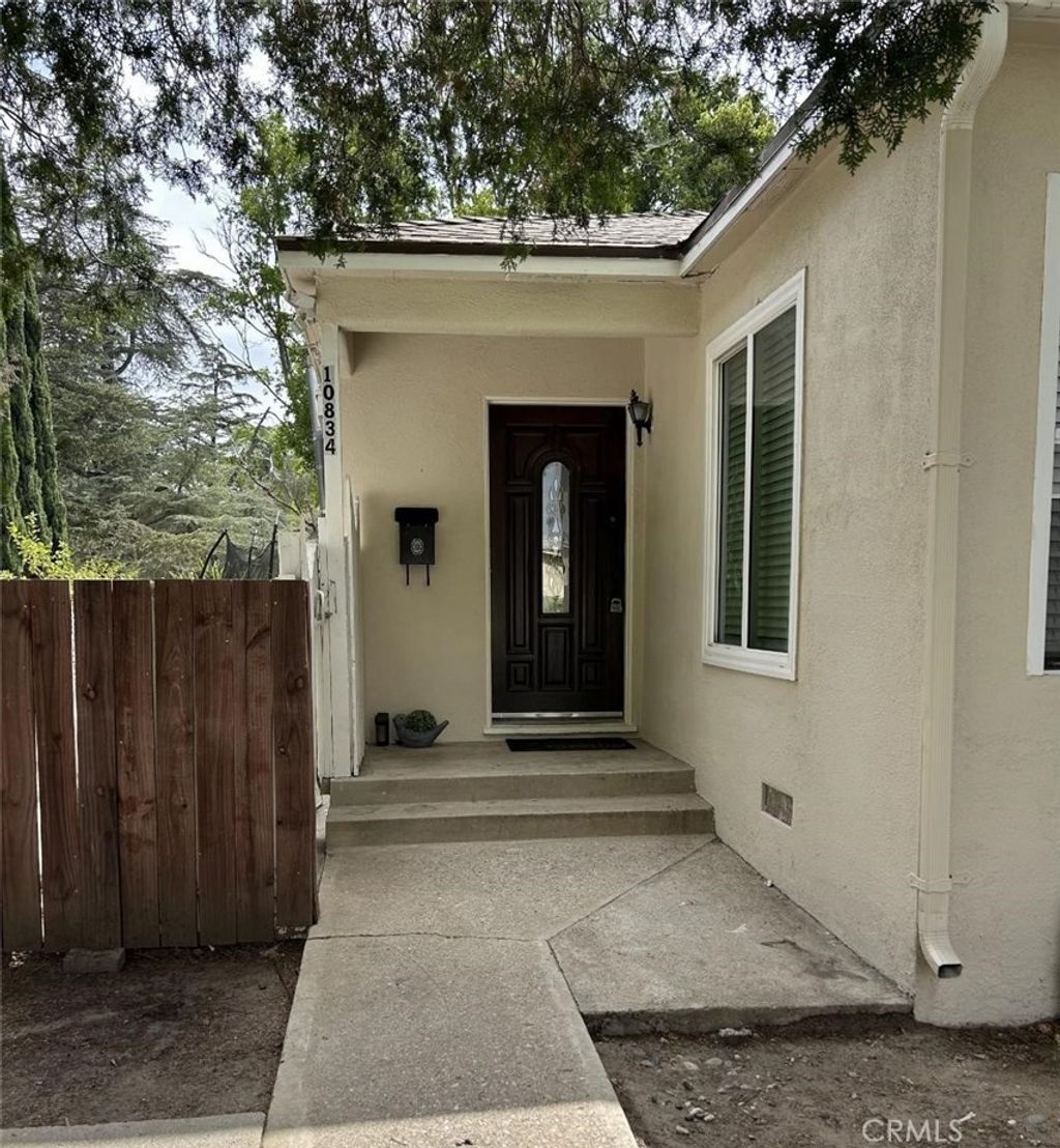10834 Encino, Granada Hills