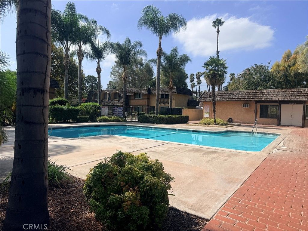 10570 White Oak, Riverside
