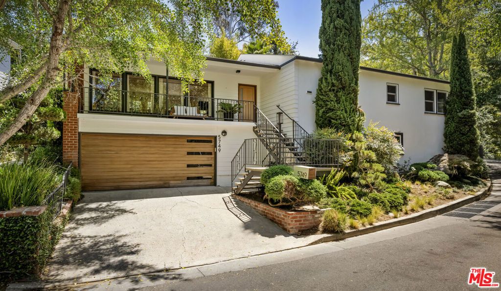 5749 Valley Oak Drive, Los Angeles