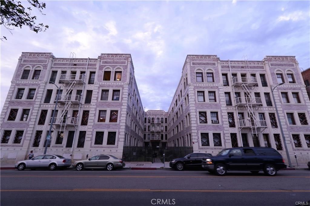 2121 James M Wood Boulevard # 221, Los Angeles