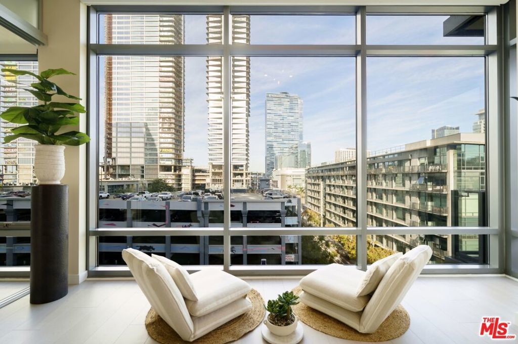 1100 S Hope Street # 716, Los Angeles