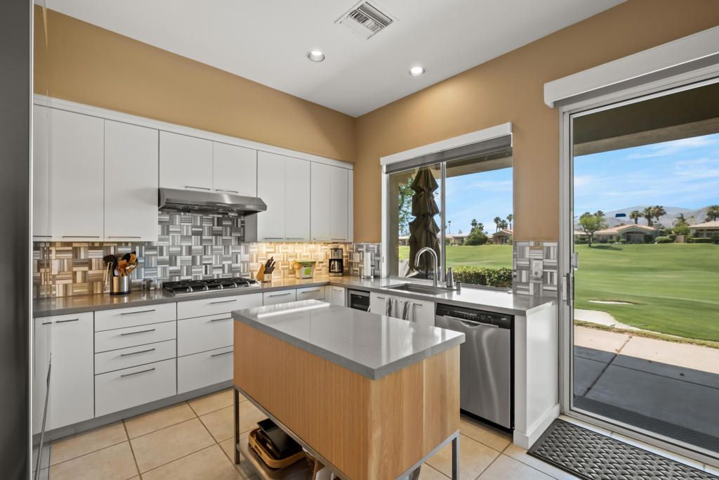 461 Desert Holly Drive, Palm Desert