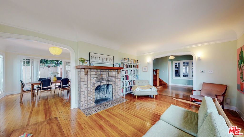 3627 Crestmont Avenue, Los Angeles