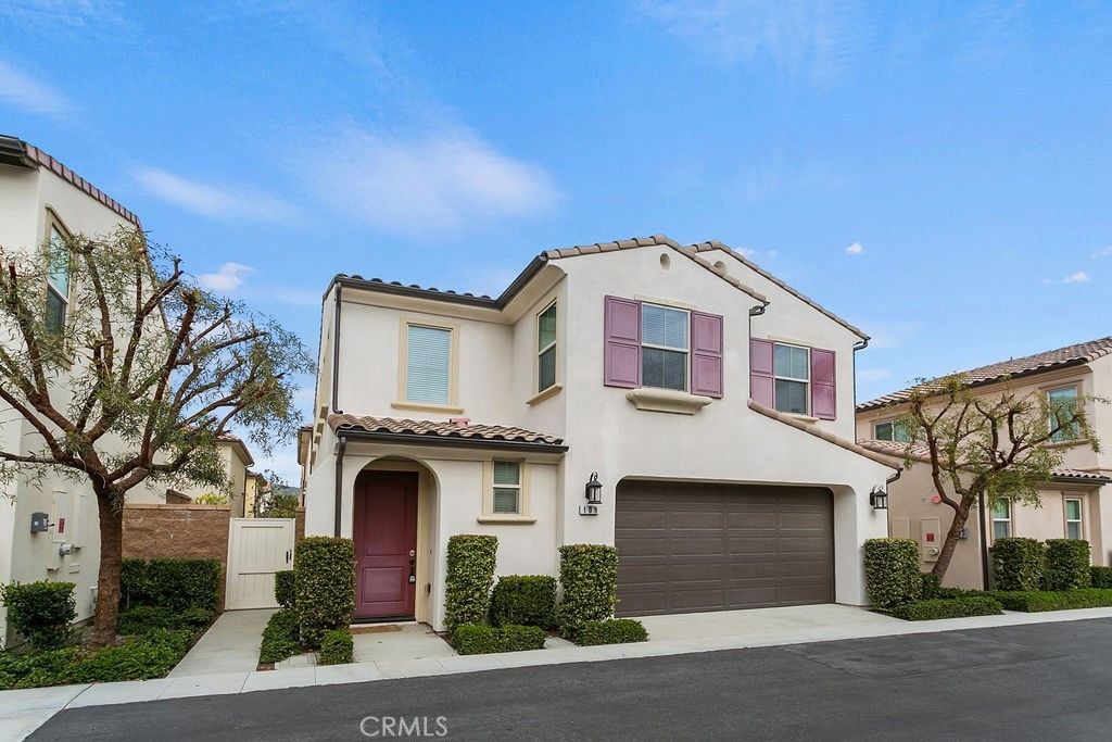 109 Bright Poppy, Irvine