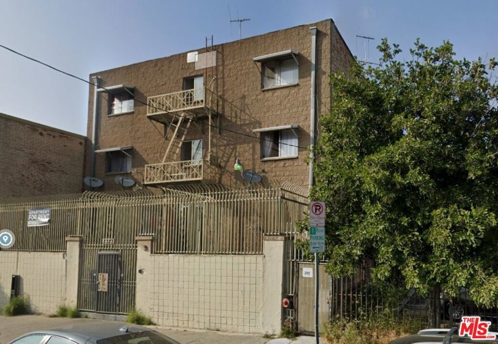 2323 W 11th Street, Los Angeles