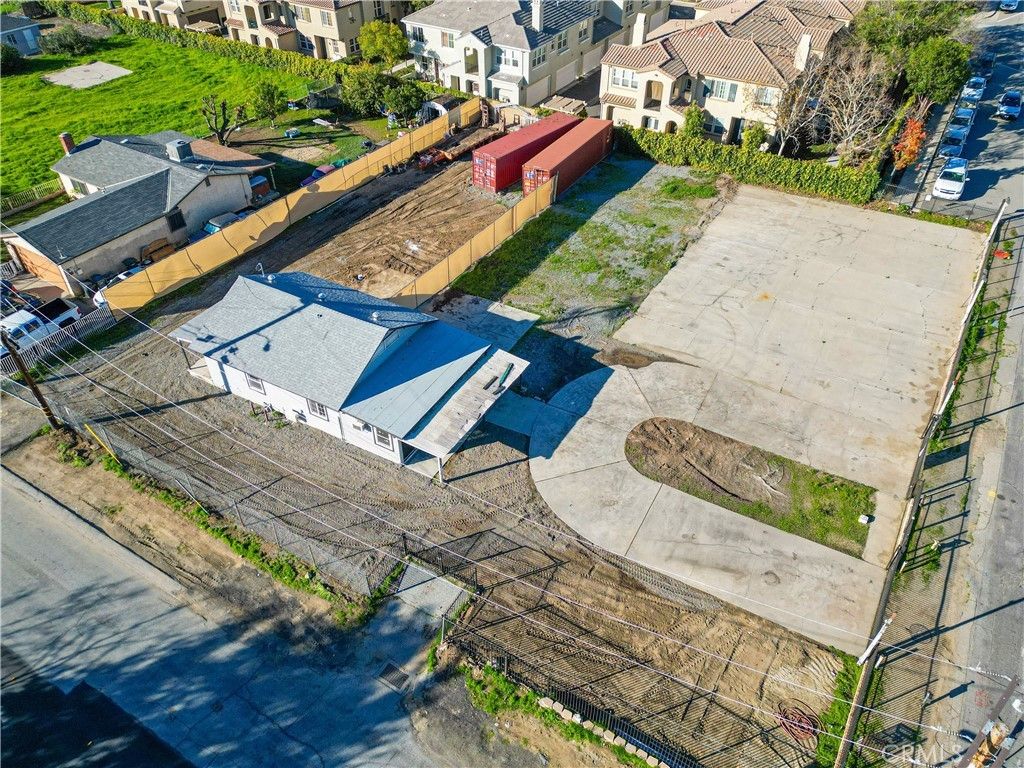 2006 E Lakeshore, Lake Elsinore