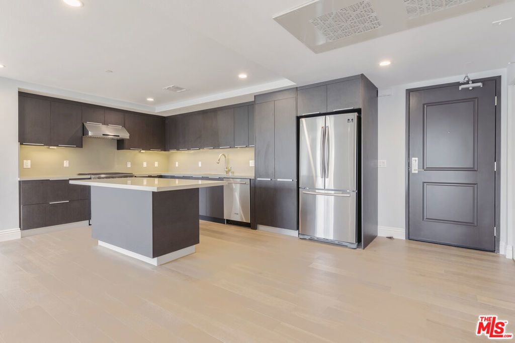 2939 Leeward Avenue # 401, Los Angeles
