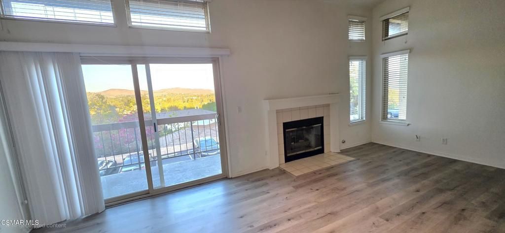 825 Warwick Avenue, Thousand Oaks