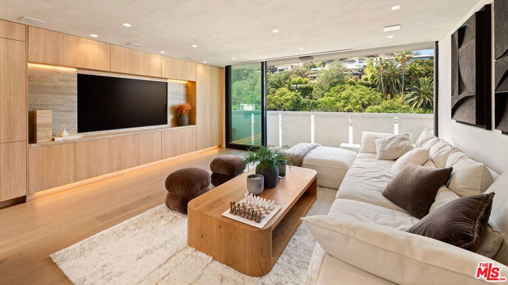 8787 Shoreham Drive # 902, West Hollywood