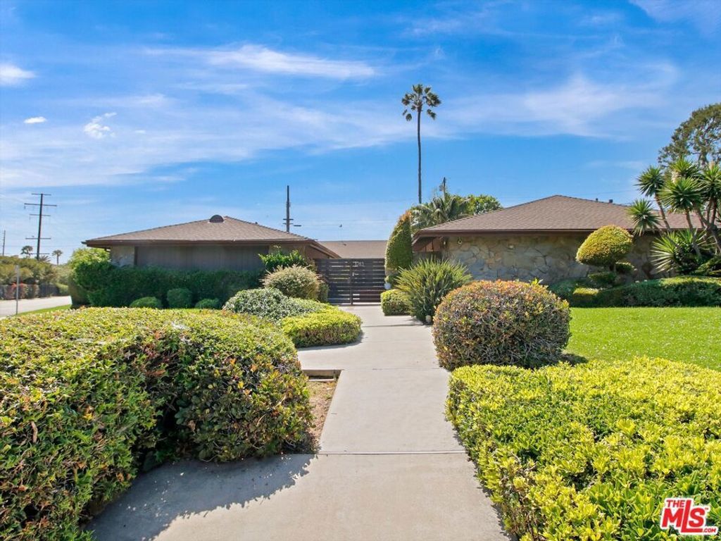6763 Radlock Avenue, Los Angeles