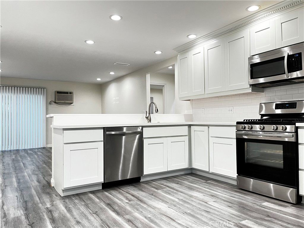 7631 #2 Amazon, Huntington Beach