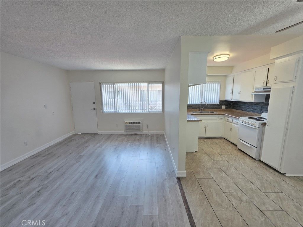 15436 Vanowen # 9, Van Nuys