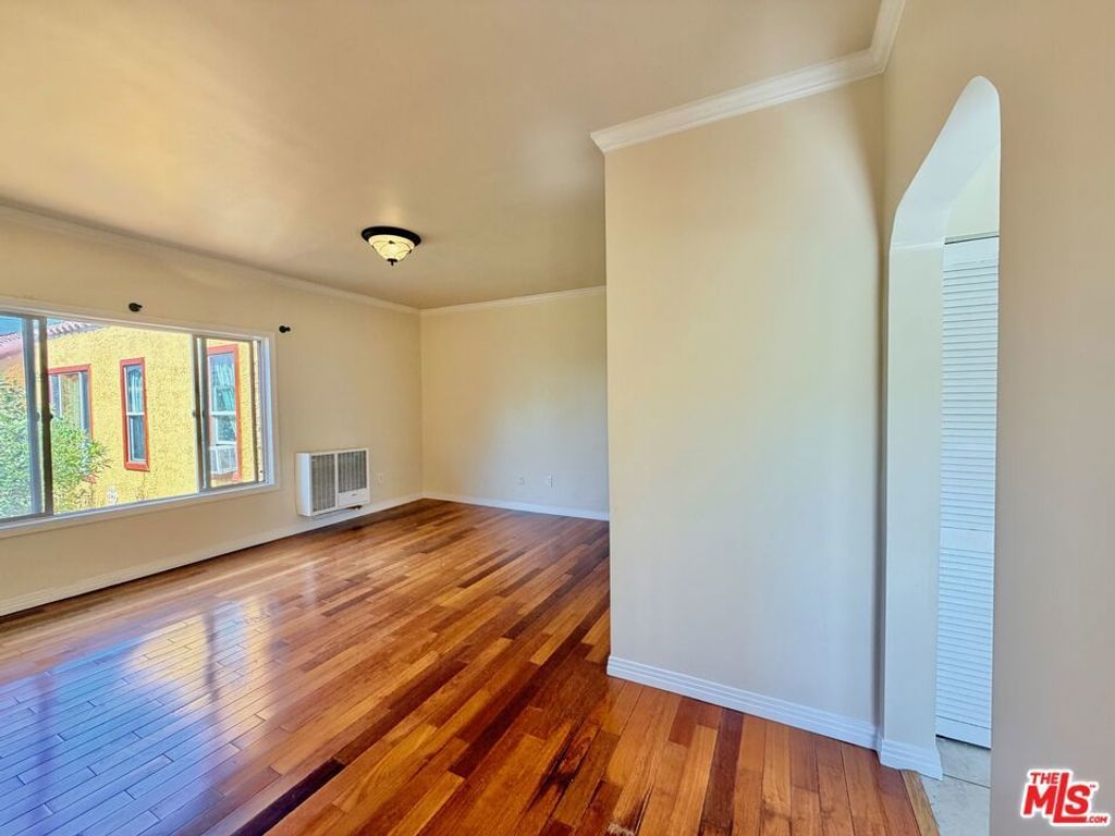 605 1/2 Tularosa Drive, Los Angeles