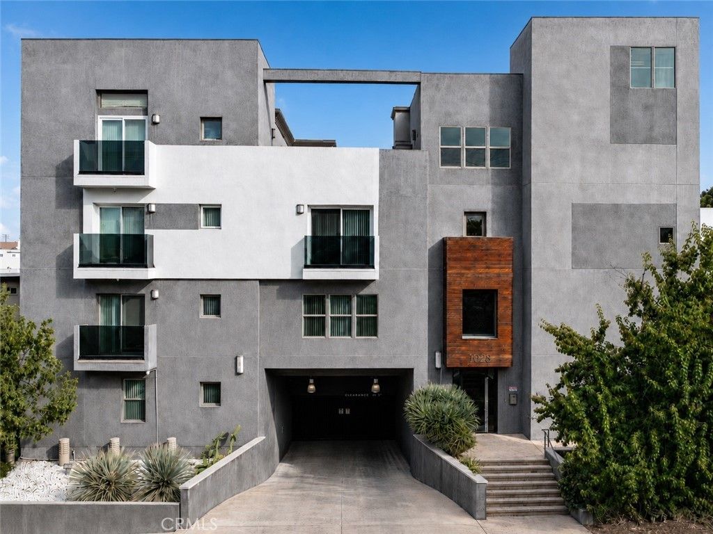 11925 Kling Street # 2col, Valley Village