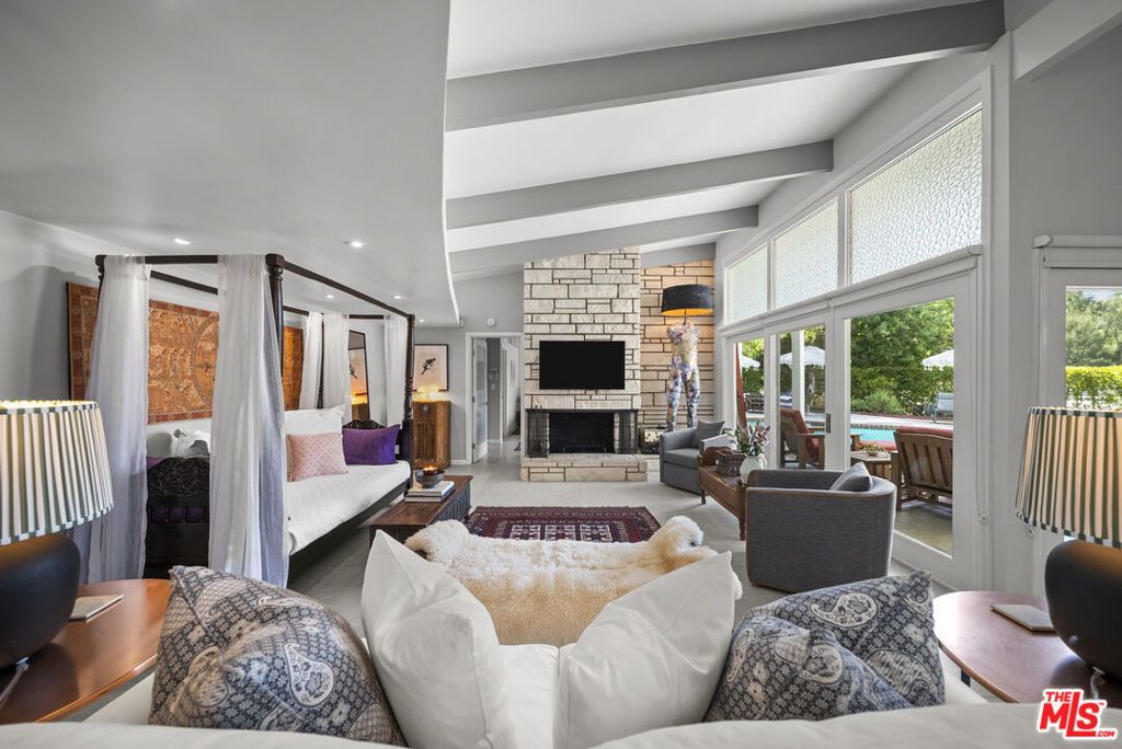 4620 Balboa Avenue, Encino