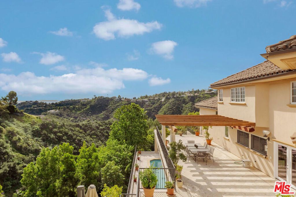 1922 Bel Air Road, Los Angeles