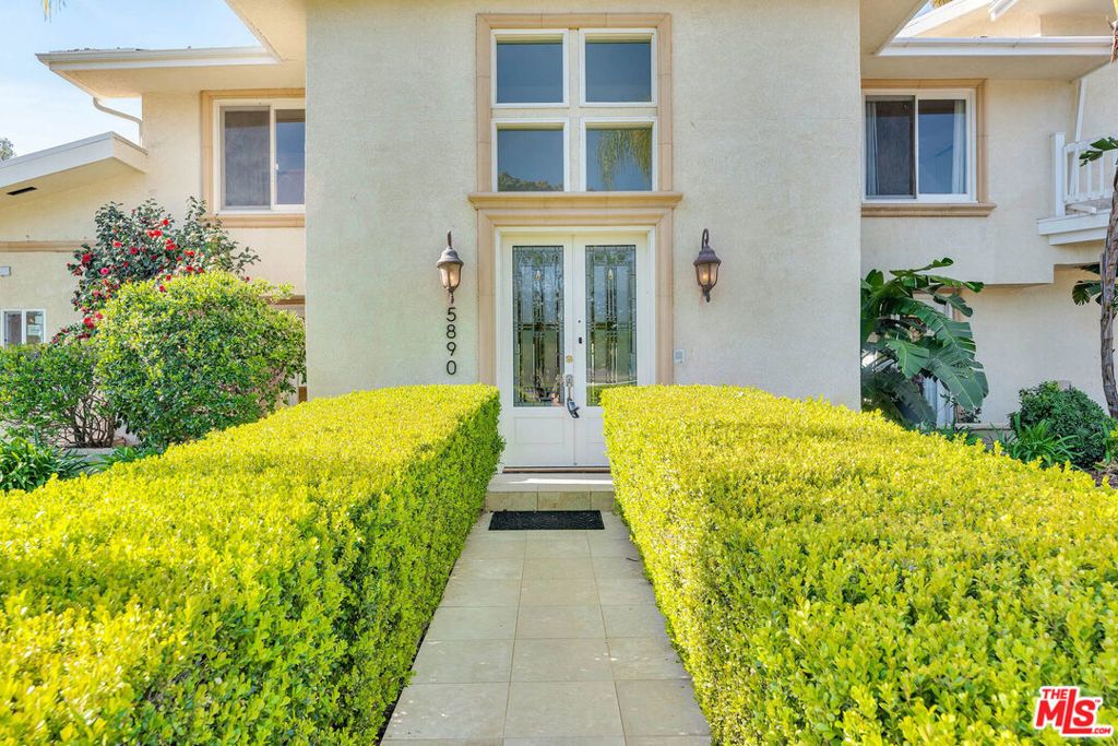 5890 Fairhaven Avenue, Woodland Hills