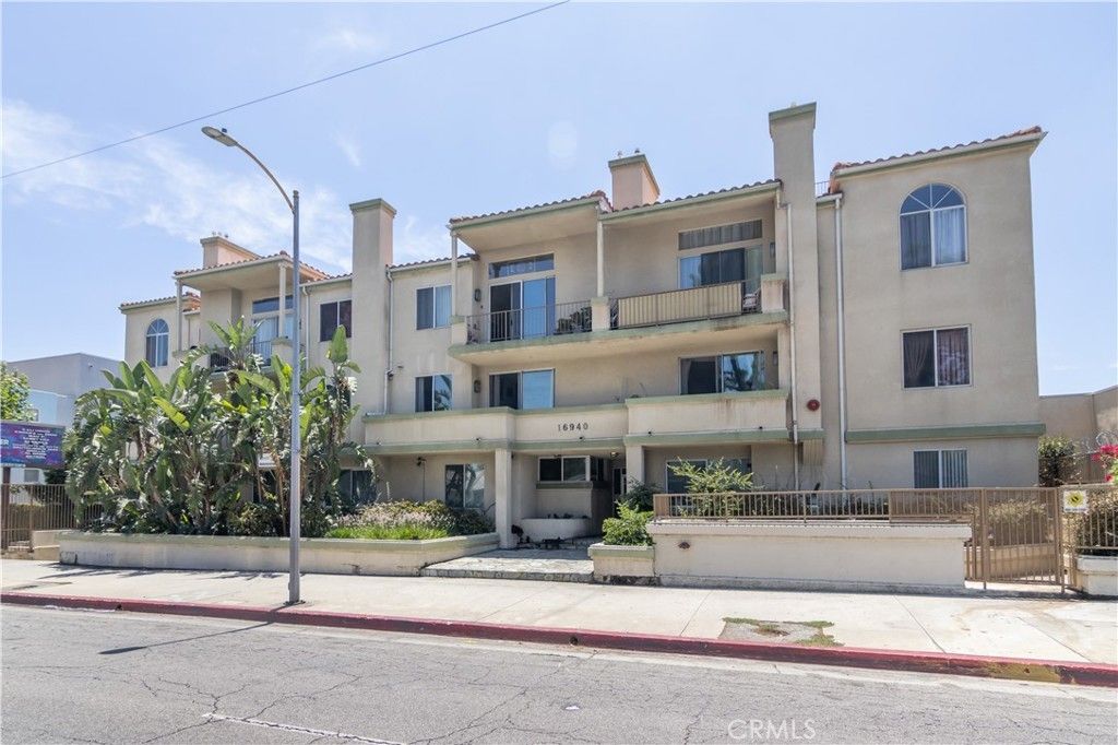 16940 Chatsworth Street # 106, Granada Hills