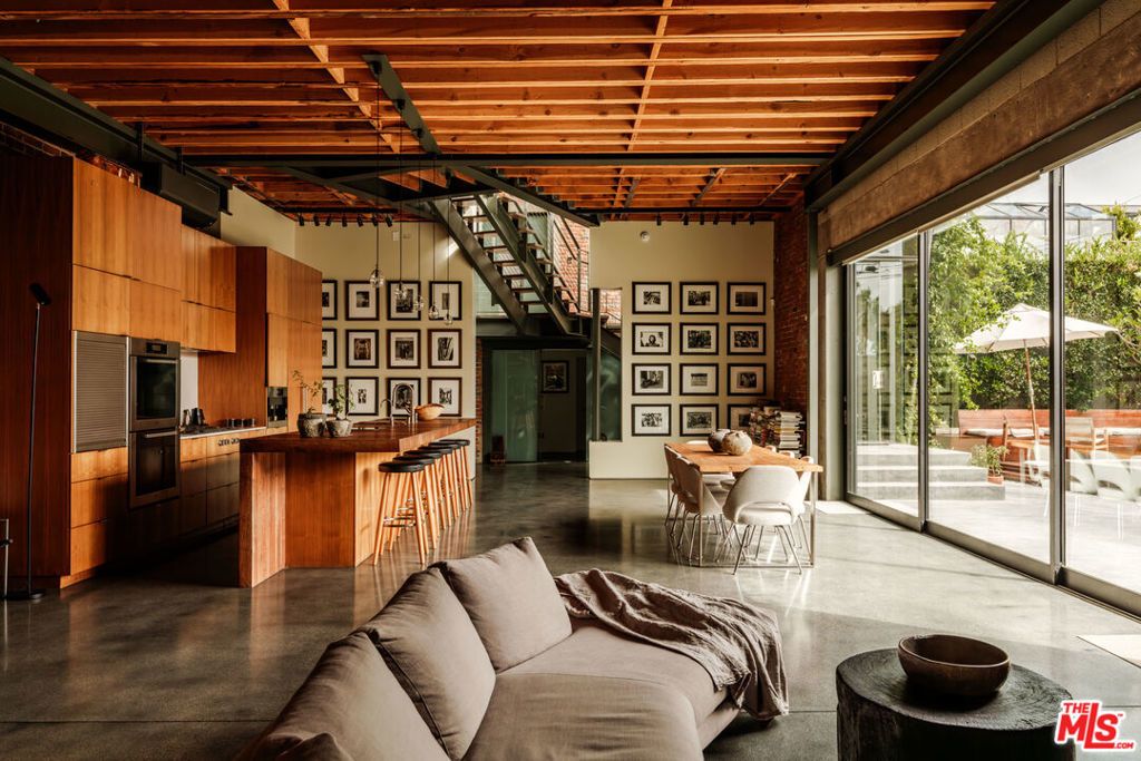 18 17th Avenue, Venice
