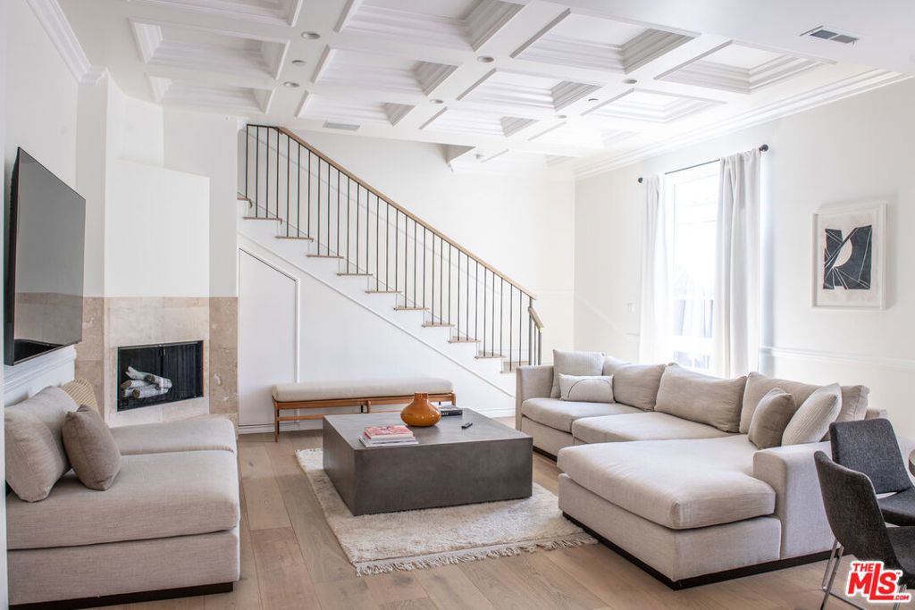 8655 Hillside Avenue, West Hollywood