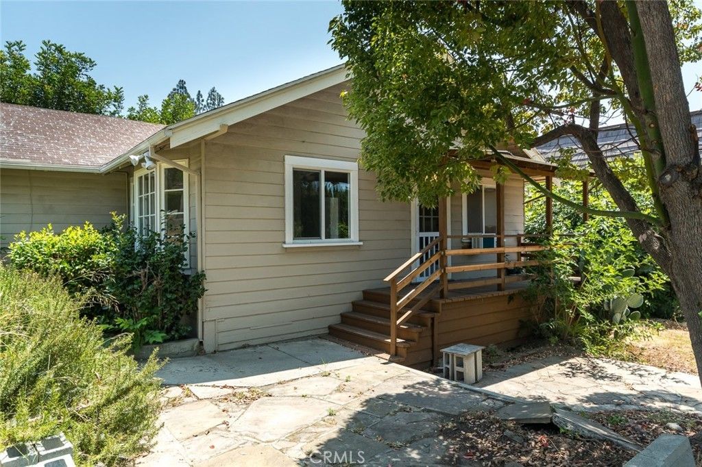 316 W Kenneth Road, Glendale