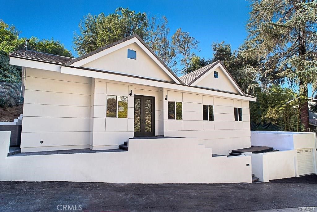 3841 Ridgemoor Drive, Studio City