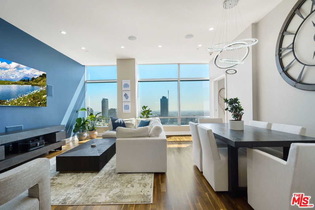 900 W Olympic Boulevard # 32g, Los Angeles