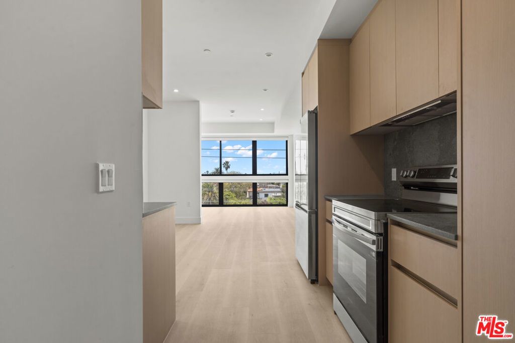 1808 Lincoln Boulevard # 306, Venice