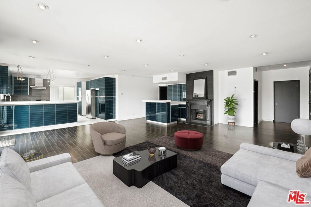 825 S Le Doux Road # 303, Los Angeles
