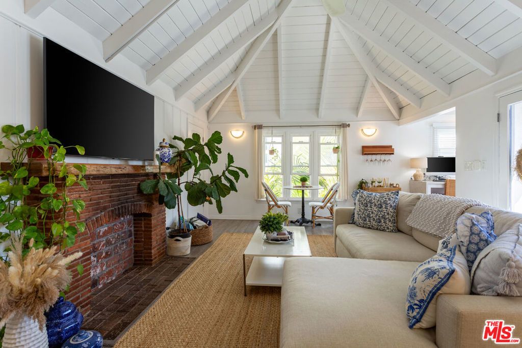 444 S Roxbury Drive # B, Beverly Hills