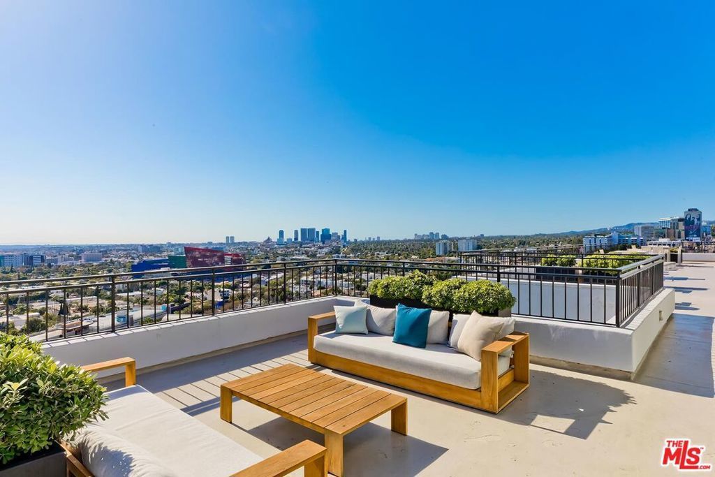 1100 Alta Loma, West Hollywood