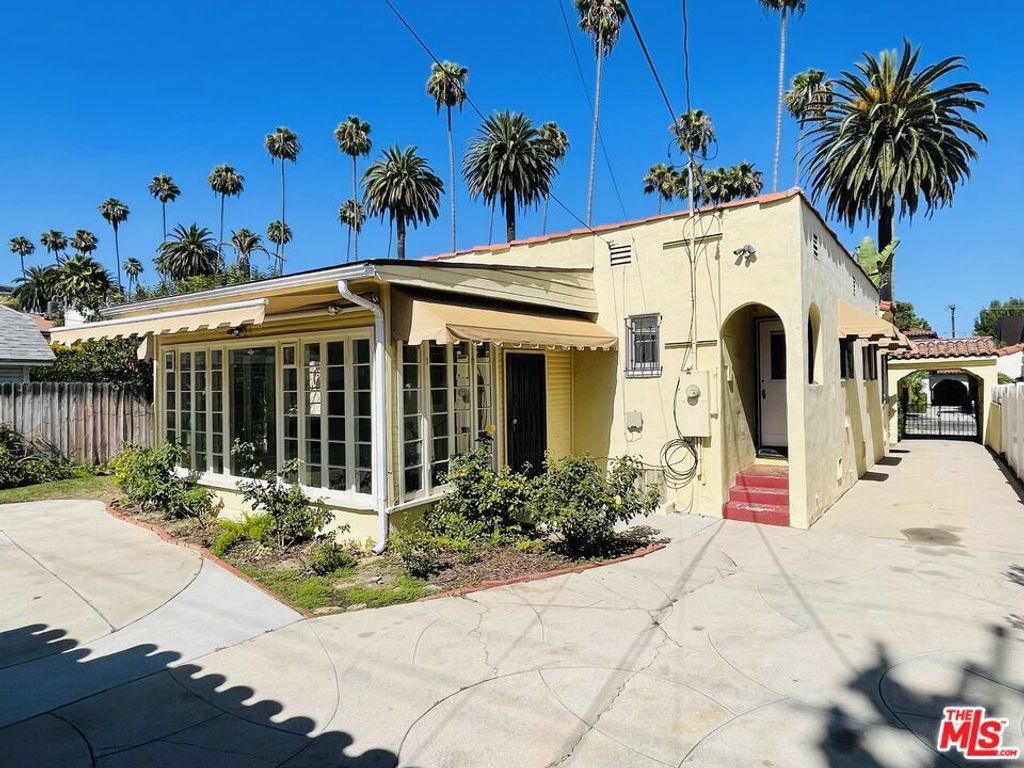 203 N Doheny Drive, Beverly Hills