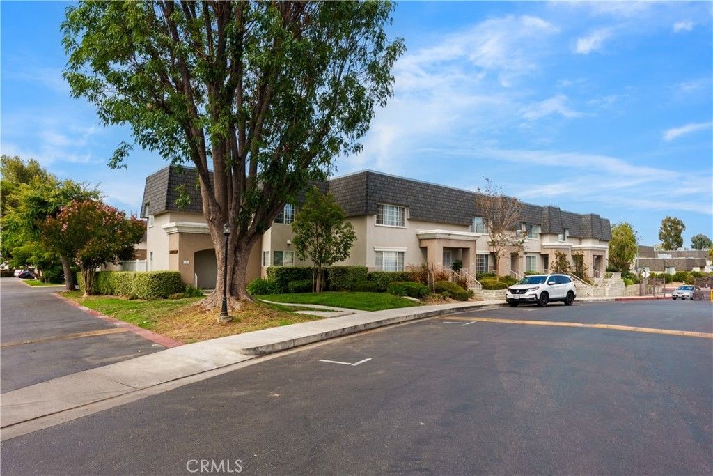 19111 Hamlin, Reseda