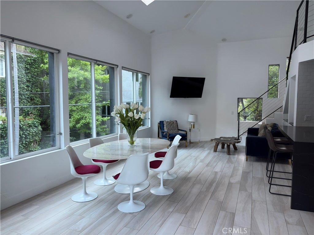 10051 Westwanda Drive, Beverly Hills