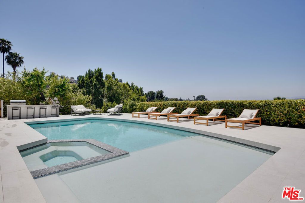 8908 Alto Cedro Drive, Beverly Hills