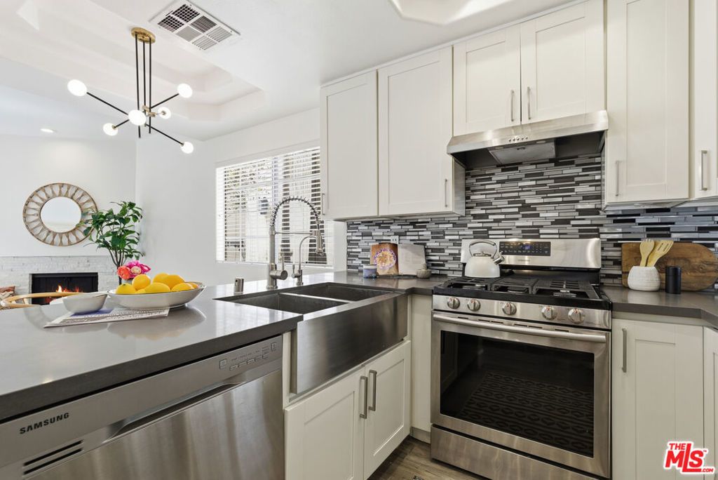 11110 Camarillo Street # 122, North Hollywood