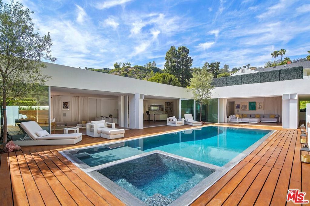 1106 N Hillcrest Road, Beverly Hills