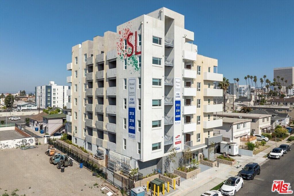 983 Dewey Avenue # 204, Los Angeles