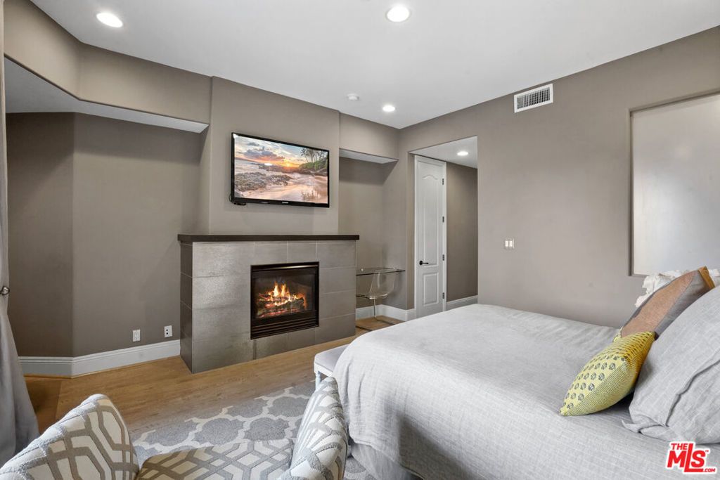 16123 W Sunset Boulevard # 202, Pacific Palisades