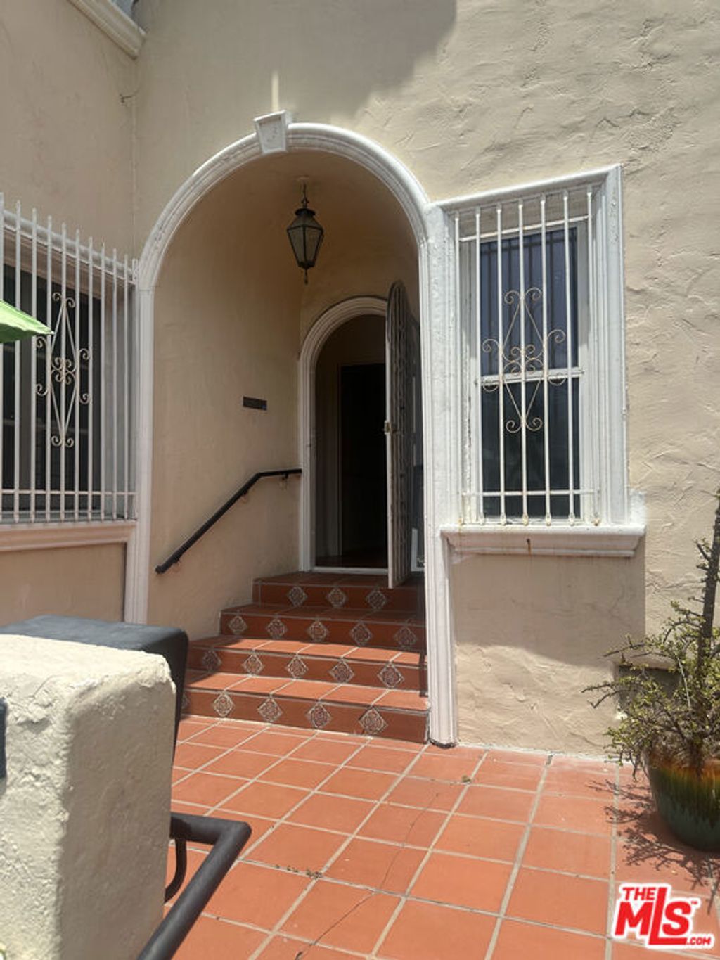 8381 W 4th Street, Los Angeles
