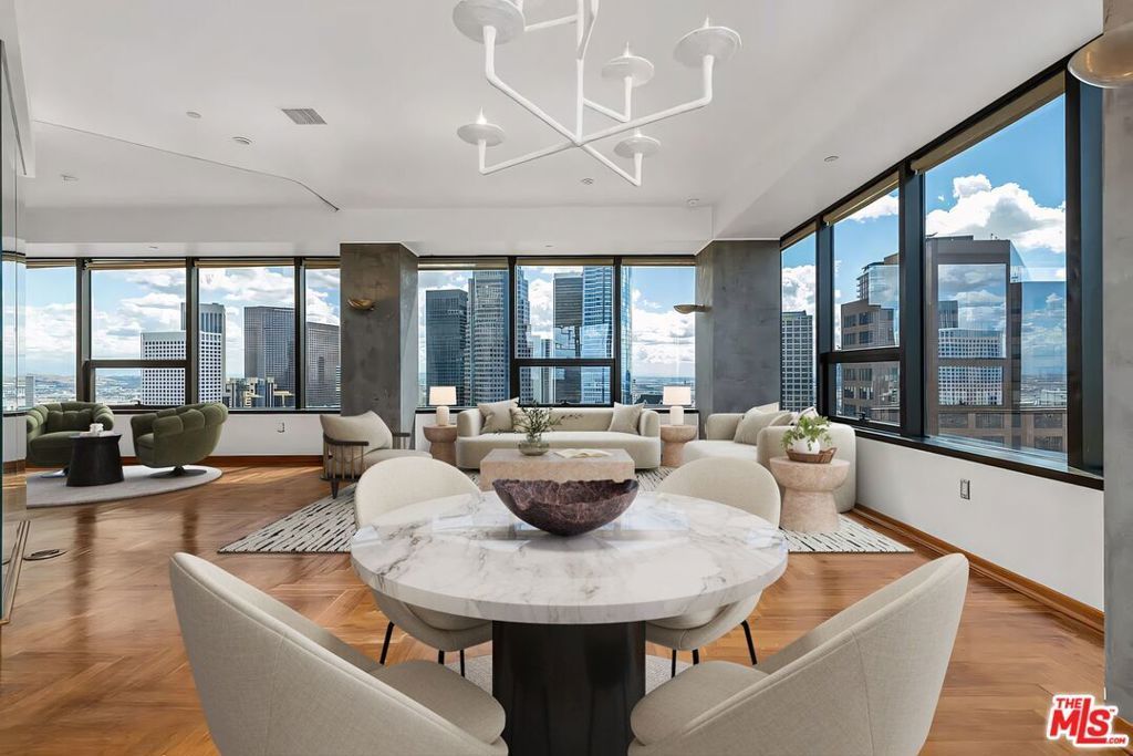 1100 Wilshire Boulevard # 2911, Los Angeles