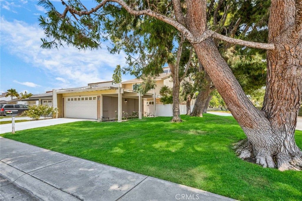 21896 Michigan Lane, Lake Forest
