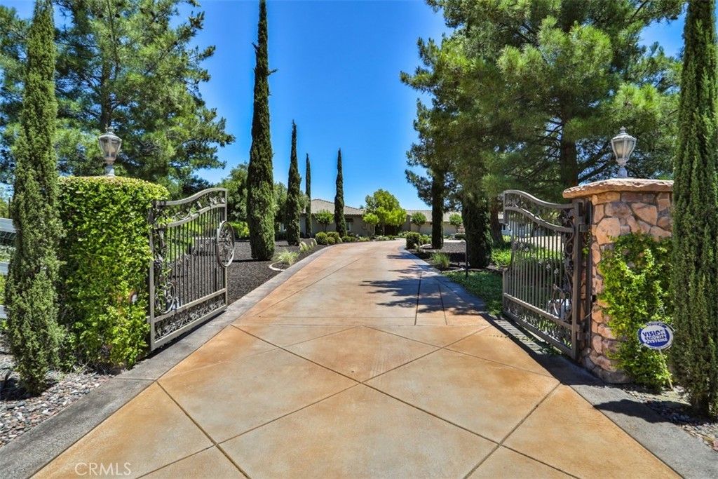 39520 Colleen Way, Temecula